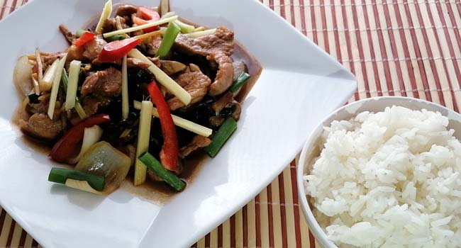 R9. Gai Pad Khing